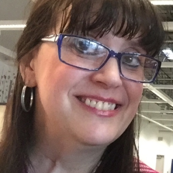 👩🏻 Shades, Glasses, or None? 👩🏻 - Picture 3 of 8